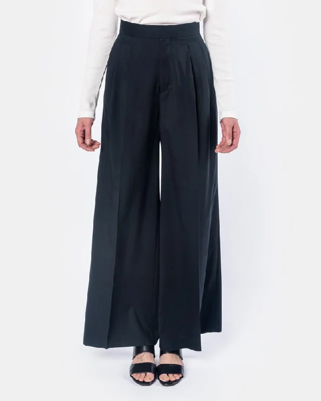 Wide Leg Pants in Navy